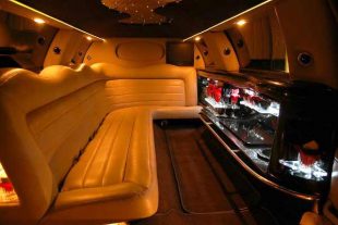 Lincoln stretch limo party rental St Louis